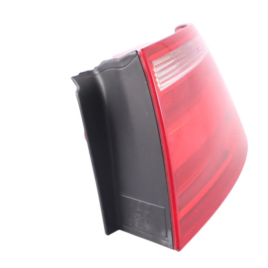 Lampa Prawa Tył Zewnętrzne do Audi A5 8T o numerze 8T0945096 Audi A5 8T Lampa Prawa Tył Zewnętrzne - SKU 8T0945096 - Numer Części 8T0945096