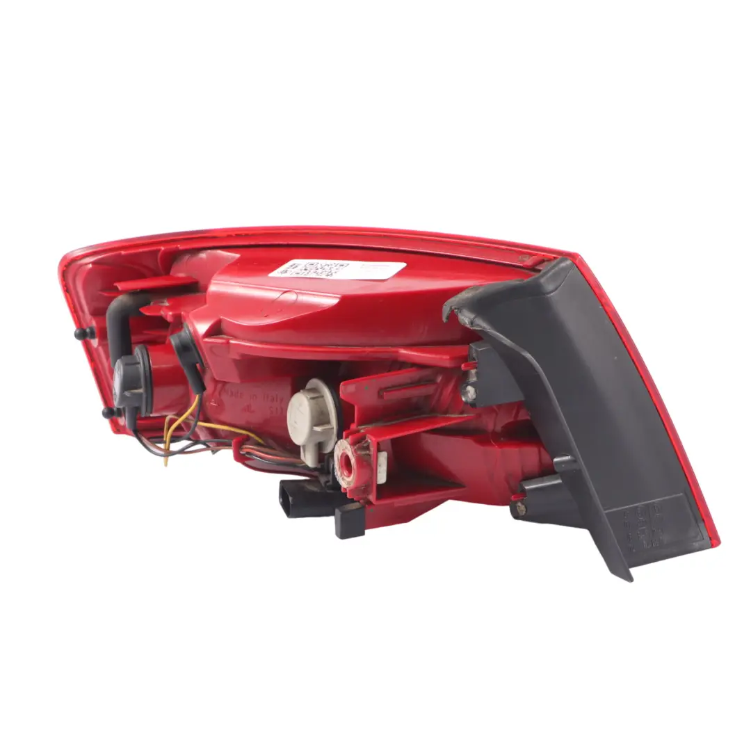Audi A5 8T Lampa Prawa Tył Zewnętrzne - SKU 8T0945096 - Numer Części 8T0945096