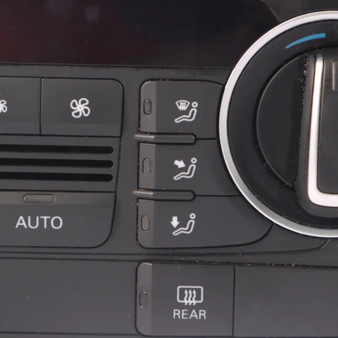 Audi Q3 8U A/C Panneau de commande de climatisation - SKU 8U0820043F - Numéro de pièce 8U0820043F