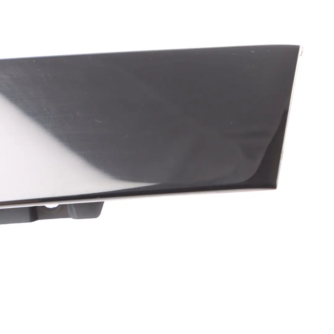 Türfinish vorne rechts Rahmen B-Säule Zierleiste Hochglanz für Audi Q3 8U mit Teilenummer 8U0837902C Audi Q3 8U Türfinish vorne rechts Rahmen B-Säule Zierleiste Hochglanz - SKU 8U0837902C - Teilenummer 8U0837902C