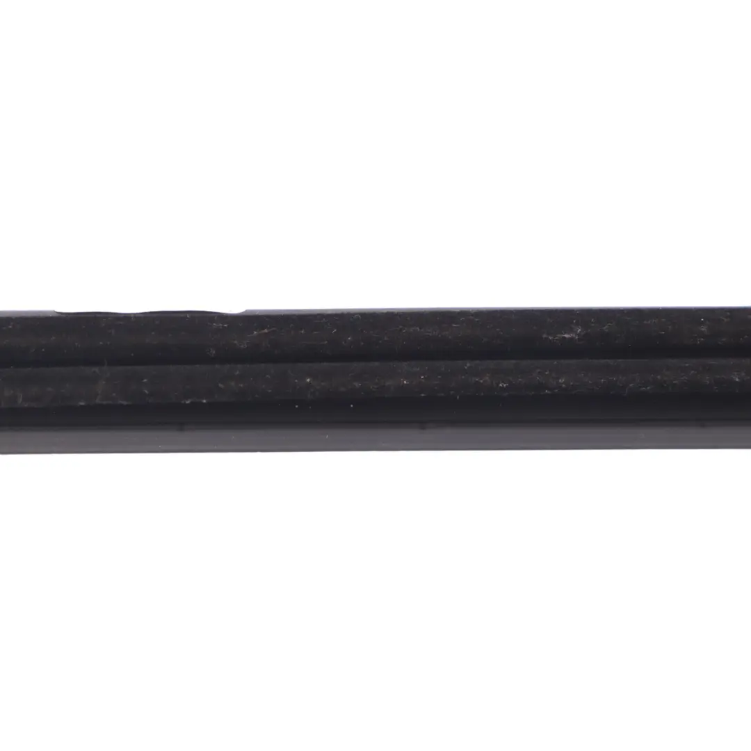 Striscia guarnizione finestrino della porta posteriore destra per Audi Q3 con numero di parte 8U0839480 Audi Q3 Striscia guarnizione finestrino della porta posteriore destra - SKU 8U0839480 - Numero di parte 8U0839480