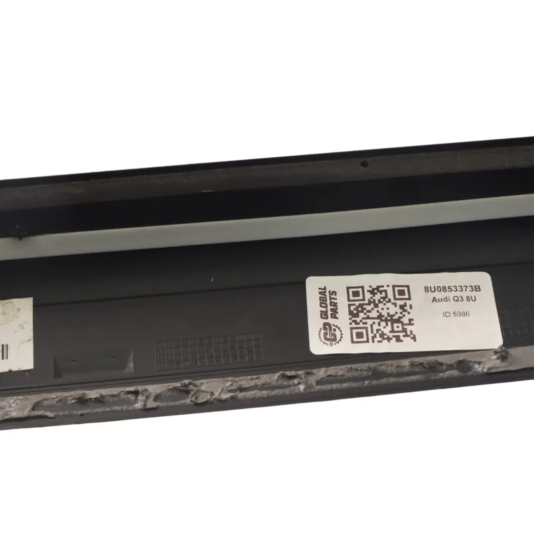 Seuil De Porte Avant Gauche pour Audi Q3 8U S-Line à propos du numéro de pièce 8U0853373B Audi Q3 8U S-Line Seuil De Porte Avant Gauche - SKU 8U0853373B - Numéro de pièce 8U0853373B