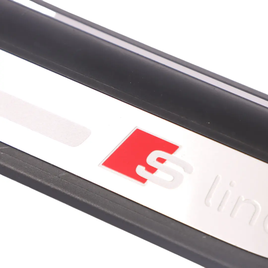 Türschweller Einstiegsblende Zierleiste Hinte Links für Audi Q3 8U S Line mit Teilenummer 8U0853375B Audi Q3 8U S Line Türschweller Einstiegsblende Zierleiste Hinte Links - SKU 8U0853375B - Teilenummer 8U0853375B