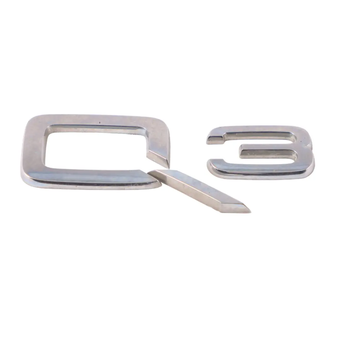Emblemat Napis Q3 do Audi Q3 U8 o numerze 8U0853741 Audi Q3 U8 Emblemat Napis Q3 - SKU 8U0853741 - Numer Części 8U0853741