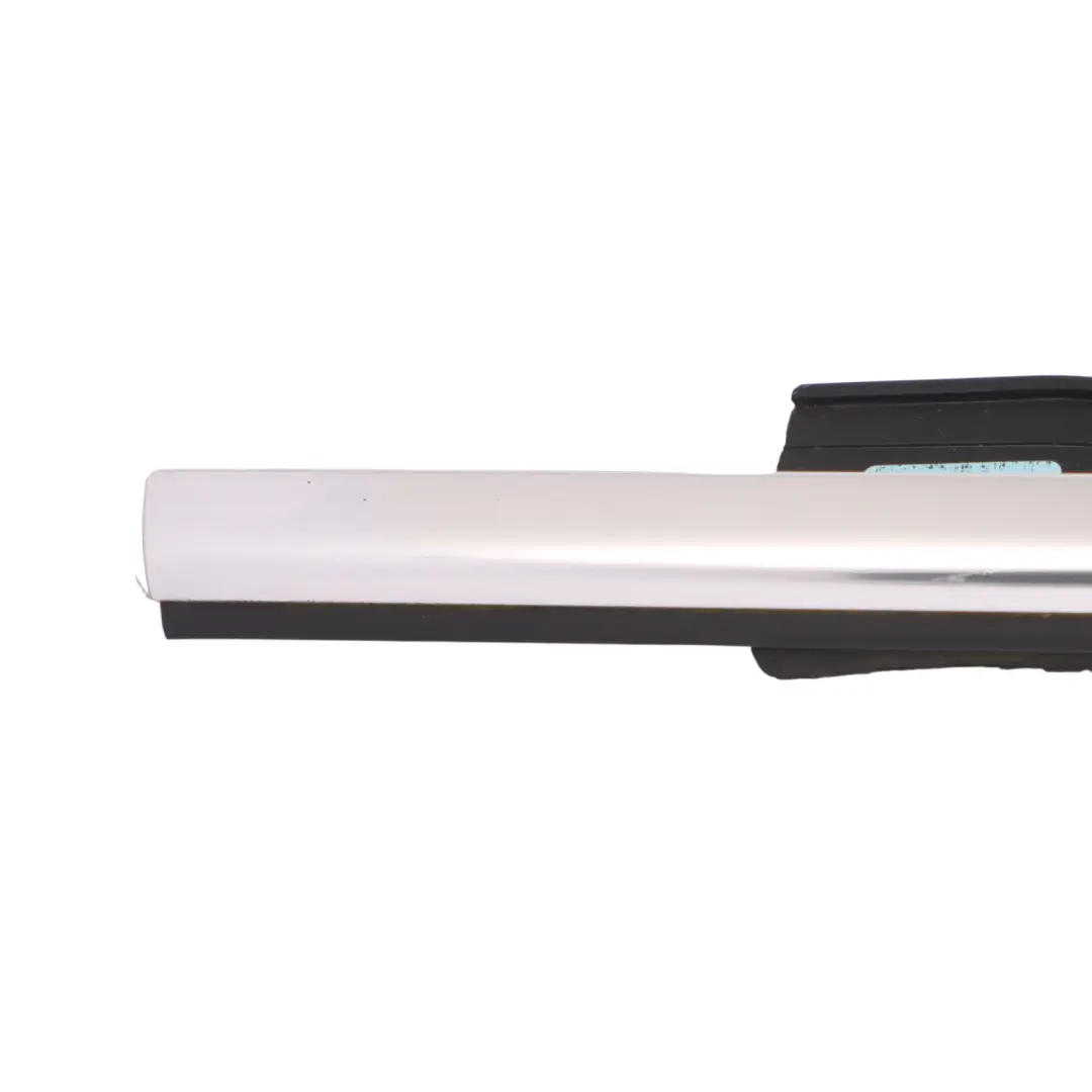 Listwa Zgarniająca Szyby Drzwi Prawy Tył Chrom do Audi Q3 8U o numerze 8U0853764 Audi Q3 8U Listwa Zgarniająca Szyby Drzwi Prawy Tył Chrom - SKU 8U0853764 - Numer Części 8U0853764