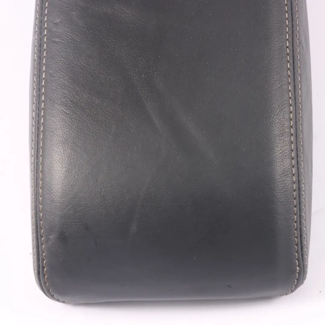 Apoyabrazos Delantero Consola Central Funda Cuero Negro para Audi Q3 8U con número de pieza 8U0864207M Audi Q3 8U Apoyabrazos Delantero Consola Central Funda Cuero Negro - SKU 8U0864207M - Número de pieza 8U0864207M