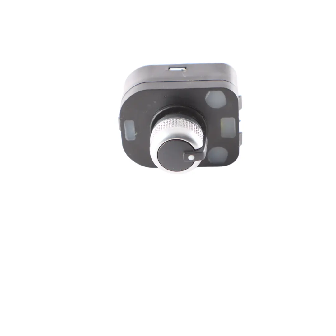 Specchietti retrovisori regolabili Interruttore controllo Manopola per Audi Q3 8U con numero di parte 8U0959565C Audi Q3 8U Specchietti retrovisori regolabili Interruttore controllo Manopola - SKU 8U0959565C - Numero di parte 8U0959565C