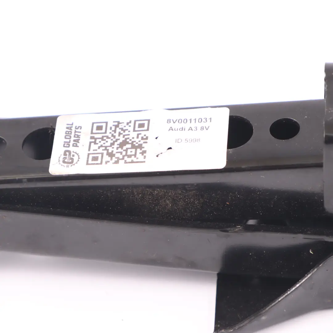 Lewarek Podnośnik A do Audi A3 8V o numerze 8V0011031 Audi A3 8V Lewarek Podnośnik A - SKU 8V0011031 - Numer Części 8V0011031