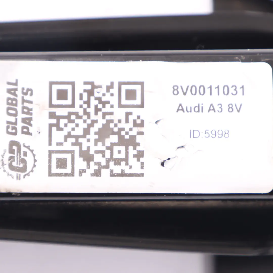 Lewarek Podnośnik A do Audi A3 8V o numerze 8V0011031 Audi A3 8V Lewarek Podnośnik A - SKU 8V0011031 - Numer Części 8V0011031