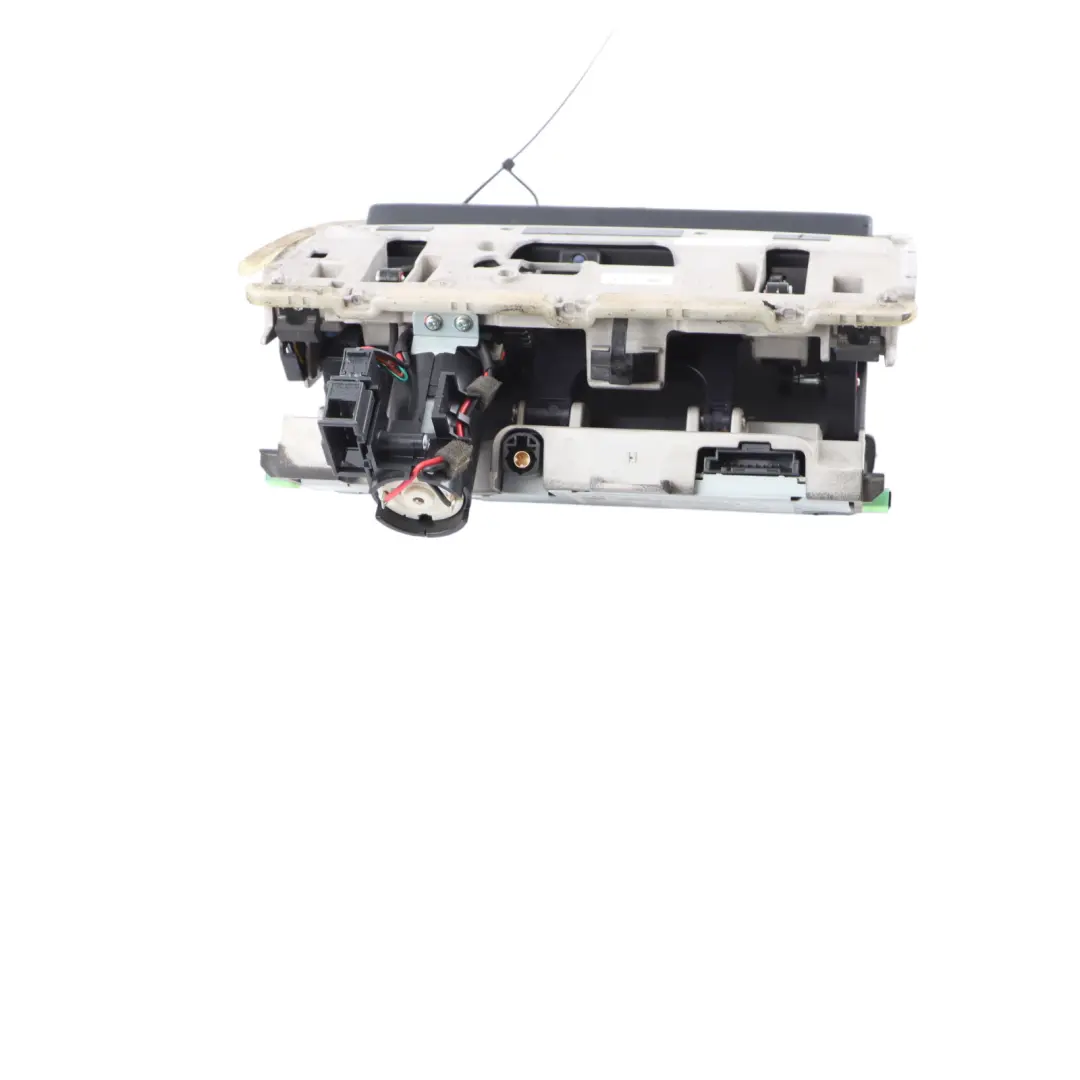 Audi A3 8V Radio con schermo multimediale Sat Nav - SKU 8V0857273P - Numero di parte 8V0857273P