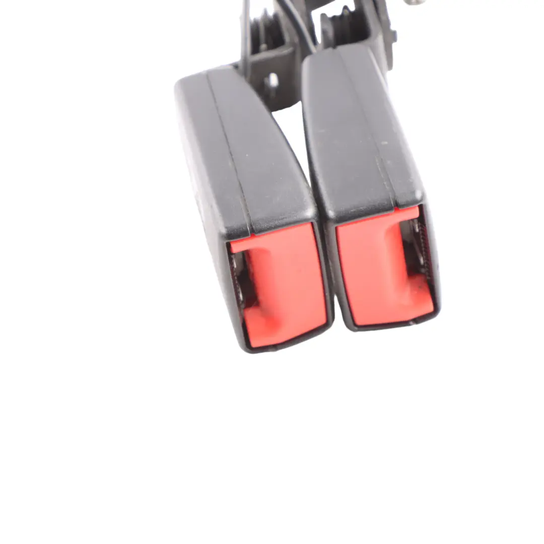 Buckle Centre Double Twin Belt Clip Mounting to Audi A3 8V Seat with Part number 8V0857739 Audi A3 8V Seat Buckle Centre Double Twin Belt Clip Mounting - SKU 8V0857739 - Part number 8V0857739