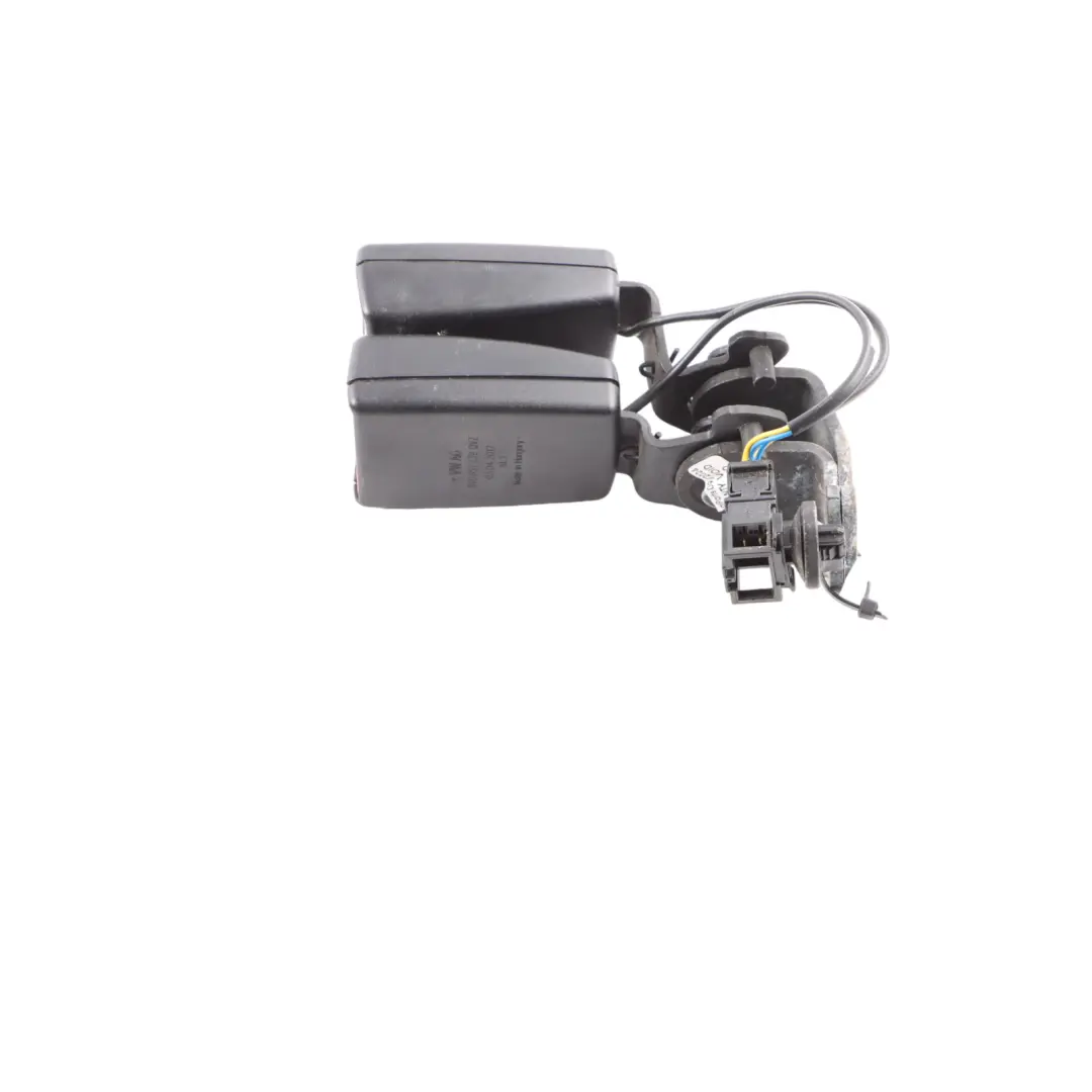 Buckle Centre Double Twin Belt Clip Mounting to Audi A3 8V Seat with Part number 8V0857739 Audi A3 8V Seat Buckle Centre Double Twin Belt Clip Mounting - SKU 8V0857739 - Part number 8V0857739