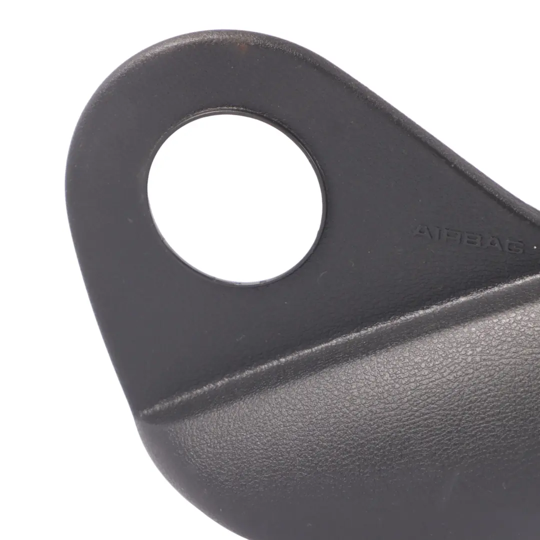 Rivestimento Interno Sedile Copertura Anteriore Destra per Audi A3 8V con numero di parte 8V0881326P Audi A3 8V Rivestimento Interno Sedile Copertura Anteriore Destra - SKU 8V0881326P - Numero di parte 8V0881326P