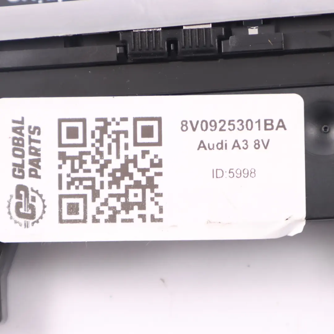 Interior Control Hazard Interruptor Botón Panel para Audi A3 8V con número de pieza 8V0925301BA Audi A3 8V Interior Control Hazard Interruptor Botón Panel - SKU 8V0925301BA - Número de pieza 8V0925301BA
