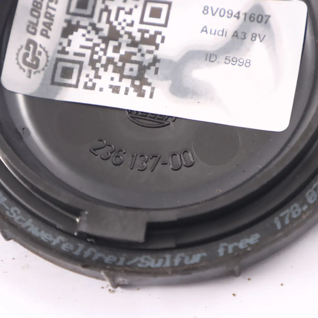 Audi A3 8V Faro Copertura Cap Holder - SKU 8V0941607 - Numero di parte 8V0941607
