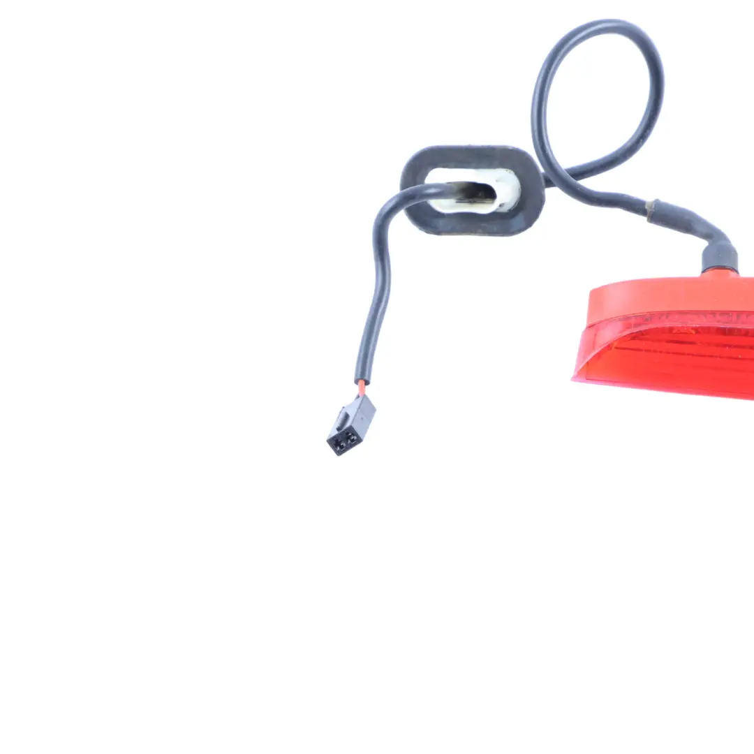 Trzecie Światło Stopu do Audi A3 8V A1 8X o numerze 8V0945097B Audi A3 8V A1 8X Trzecie Światło Stopu - SKU 8V0945097B - Numer Części 8V0945097B