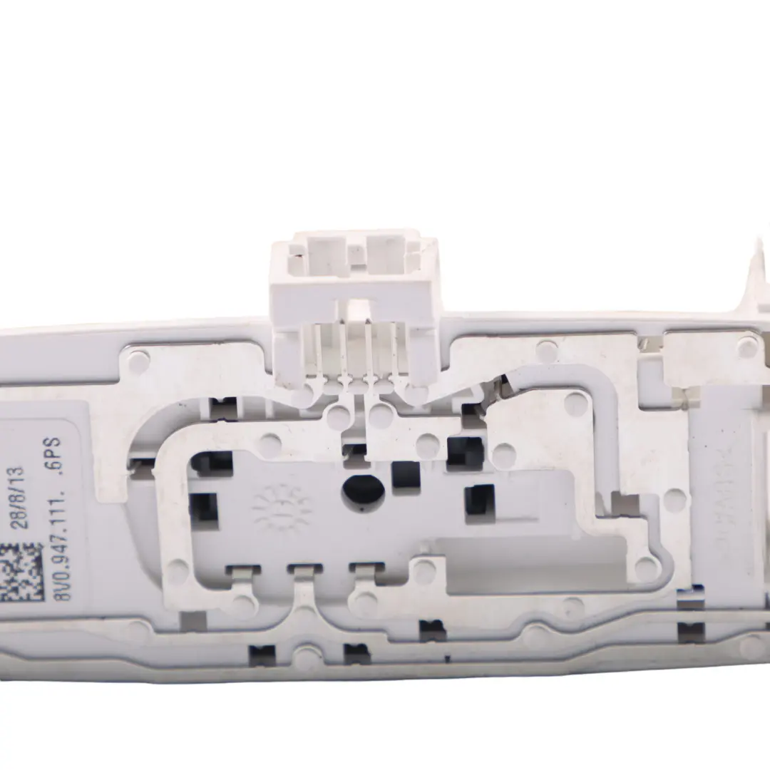 Interior Panel de Luz de Techo Negro Luz de Lectura Trasera para Audi A3 8V con número de pieza 8V0947111 Audi A3 8V Interior Panel de Luz de Techo Negro Luz de Lectura Trasera - SKU 8V0947111 - Número de pieza 8V0947111