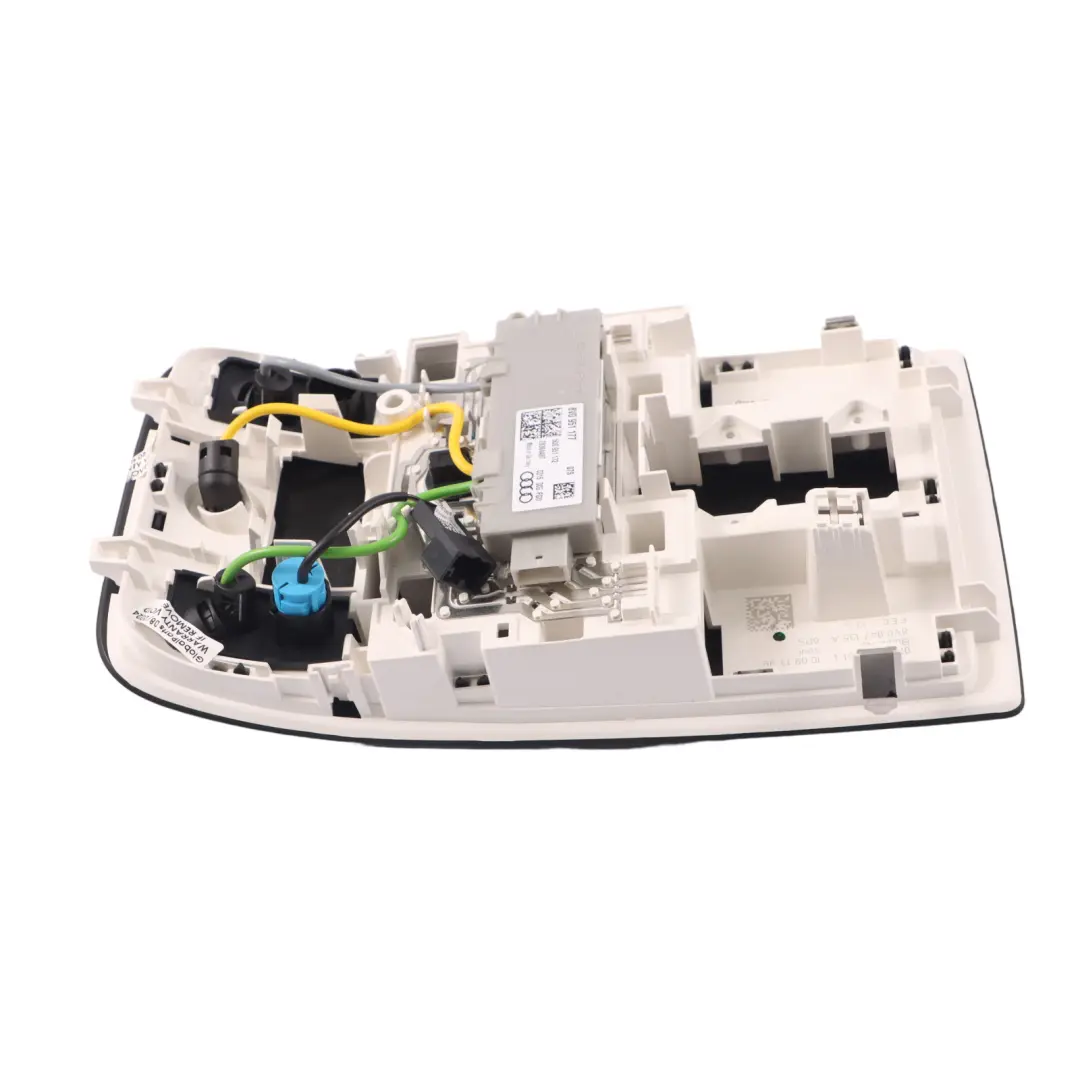 Audi A3 8V Lampa Podsufitki Oświetlenie Kabiny - SKU 8V0947135A - Numer Części 8V0947135A