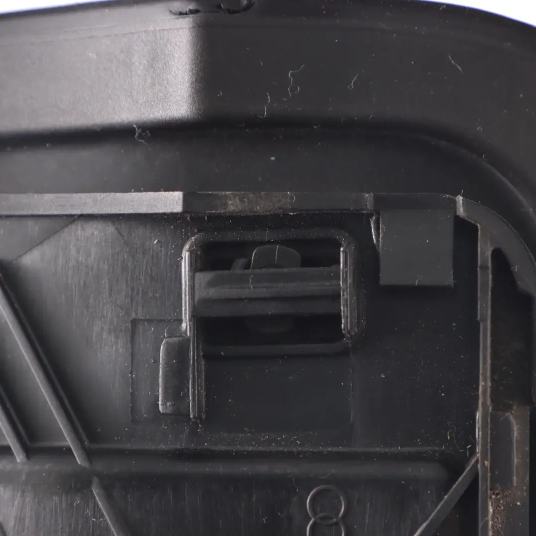 Kraft Stoffein Füll Stutzen Klappen Abdeckung für Audi A3 8V mit Teilenummer 8V3809906C Audi A3 8V Kraft Stoffein Füll Stutzen Klappen Abdeckung - SKU 8V3809906C - Teilenummer 8V3809906C