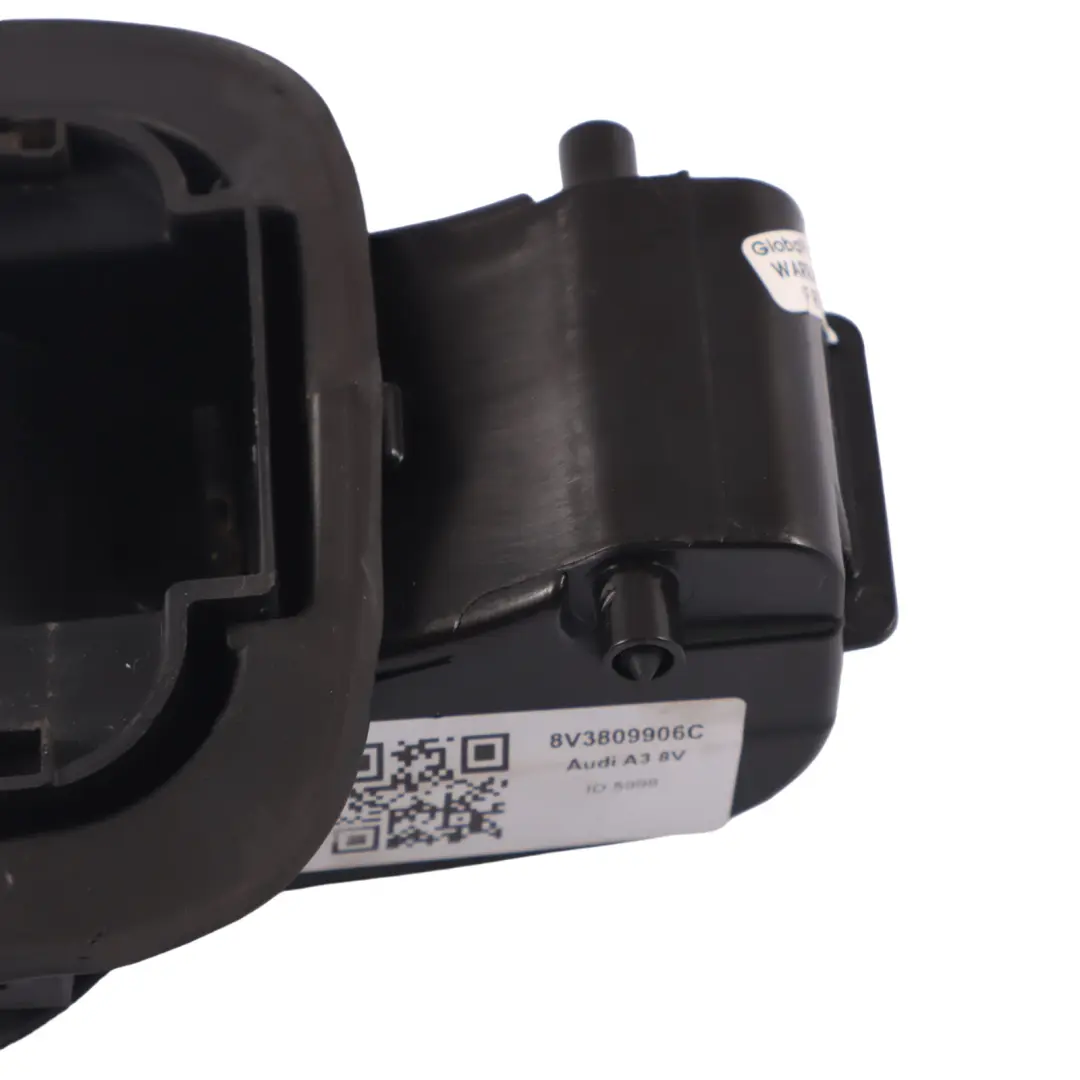 Audi A3 8V Couvercle de la trappe de remplissage de carburant - SKU 8V3809906C - Numéro de pièce 8V3809906C