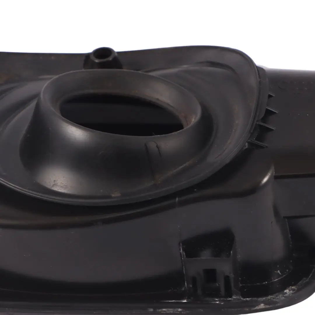 Audi A3 8V Couvercle de la trappe de remplissage de carburant - SKU 8V3809906C - Numéro de pièce 8V3809906C
