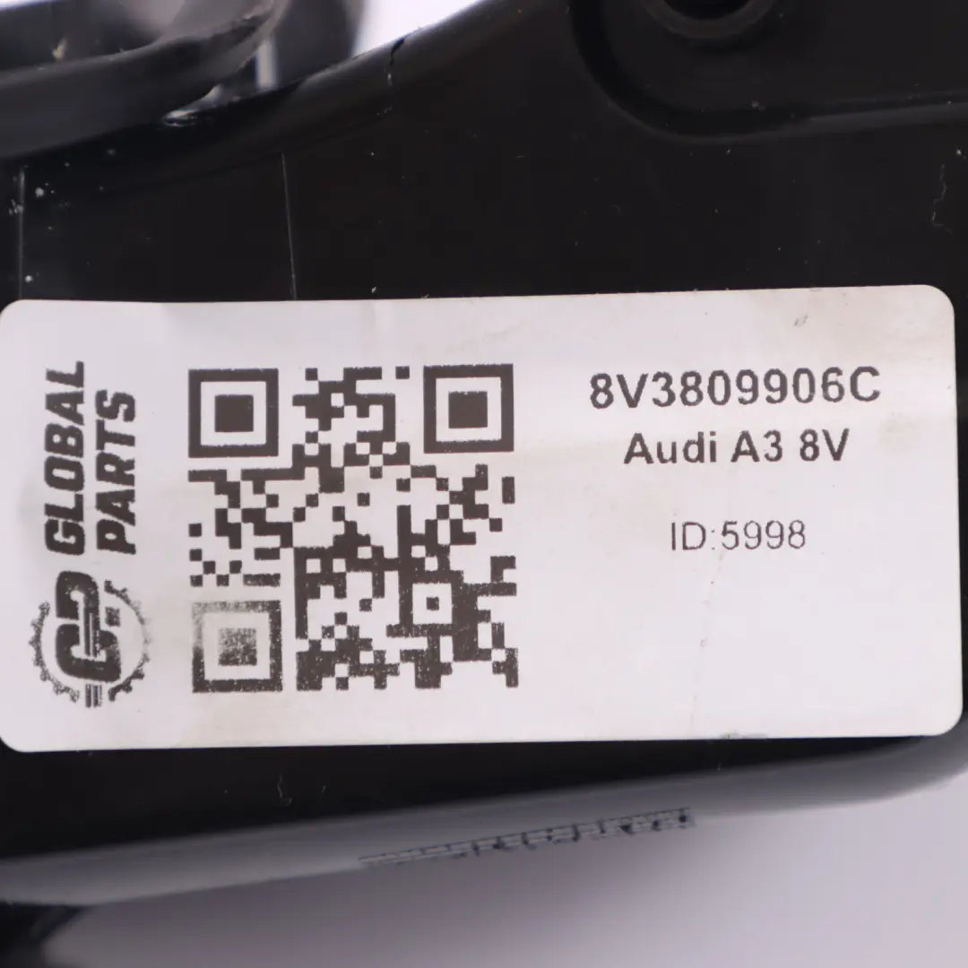 Audi A3 8V Kraft Stoffein Füll Stutzen Klappen Abdeckung - SKU 8V3809906C - Teilenummer 8V3809906C