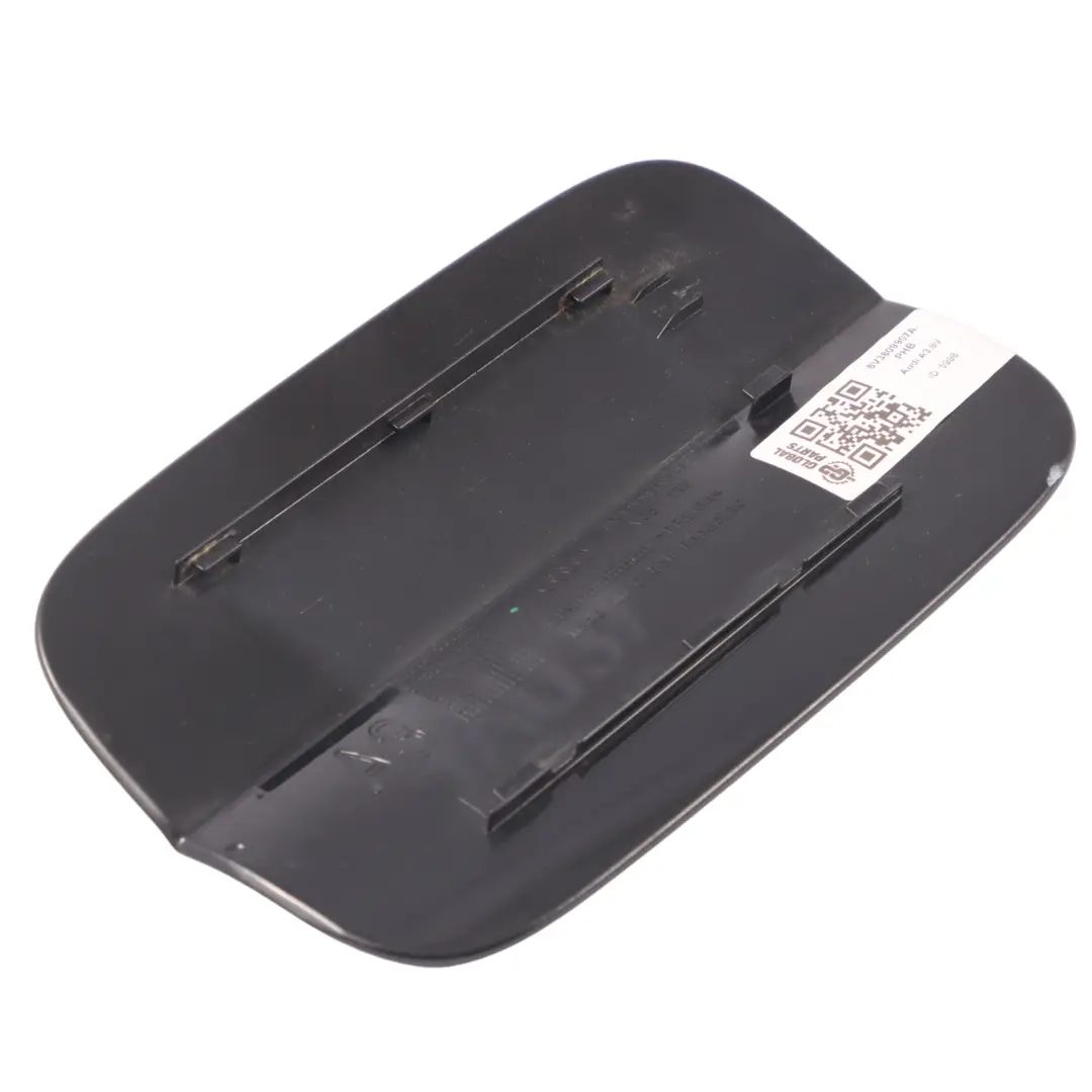 Kraft Stoffein Füll Klappen Abdeckung Phantom Schwarz Z9Y für Audi A3 8V mit Teilenummer 8V3809907A Audi A3 8V Kraft Stoffein Füll Klappen Abdeckung Phantom Schwarz Z9Y - SKU 8V3809907A-PHB - Teilenummer 8V3809907A