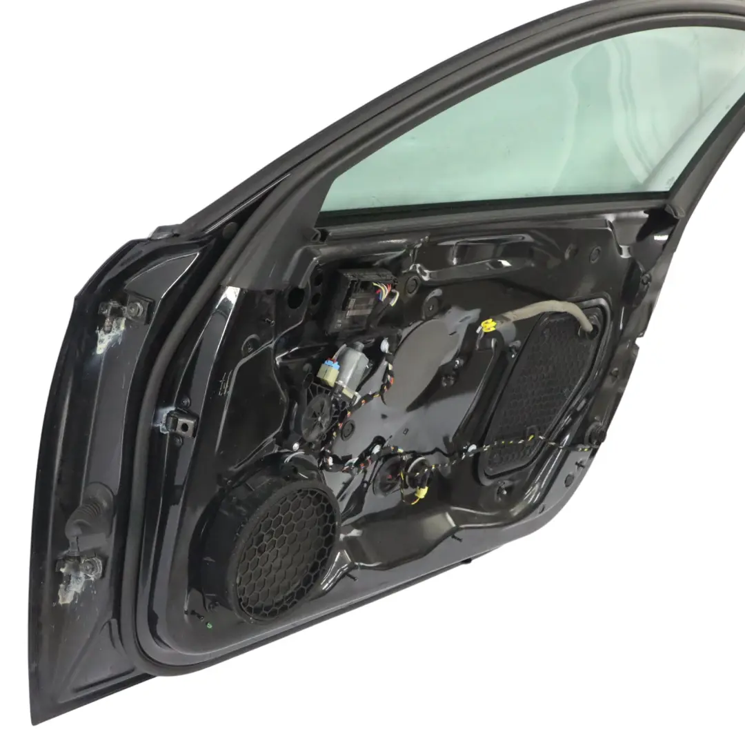 Tür Vorne Rechts Hatchback Phantom Black Schwarz - Z9Y für Audi A3 8V mit Teilenummer 8V3831052B Audi A3 8V Tür Vorne Rechts Hatchback Phantom Black Schwarz - Z9Y - SKU 8V3831052B-PHB - Teilenummer 8V3831052B