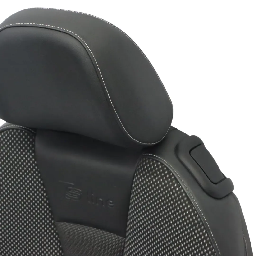 Sedile Anteriore Sinistro 3 Porte S Line Mezza Pelle Nero Argento per Audi A3 8V con numero di parte 8V3881805G Audi A3 8V Sedile Anteriore Sinistro 3 Porte S Line Mezza Pelle Nero Argento - SKU 8V3881805G-1 - Numero di parte 8V3881805G