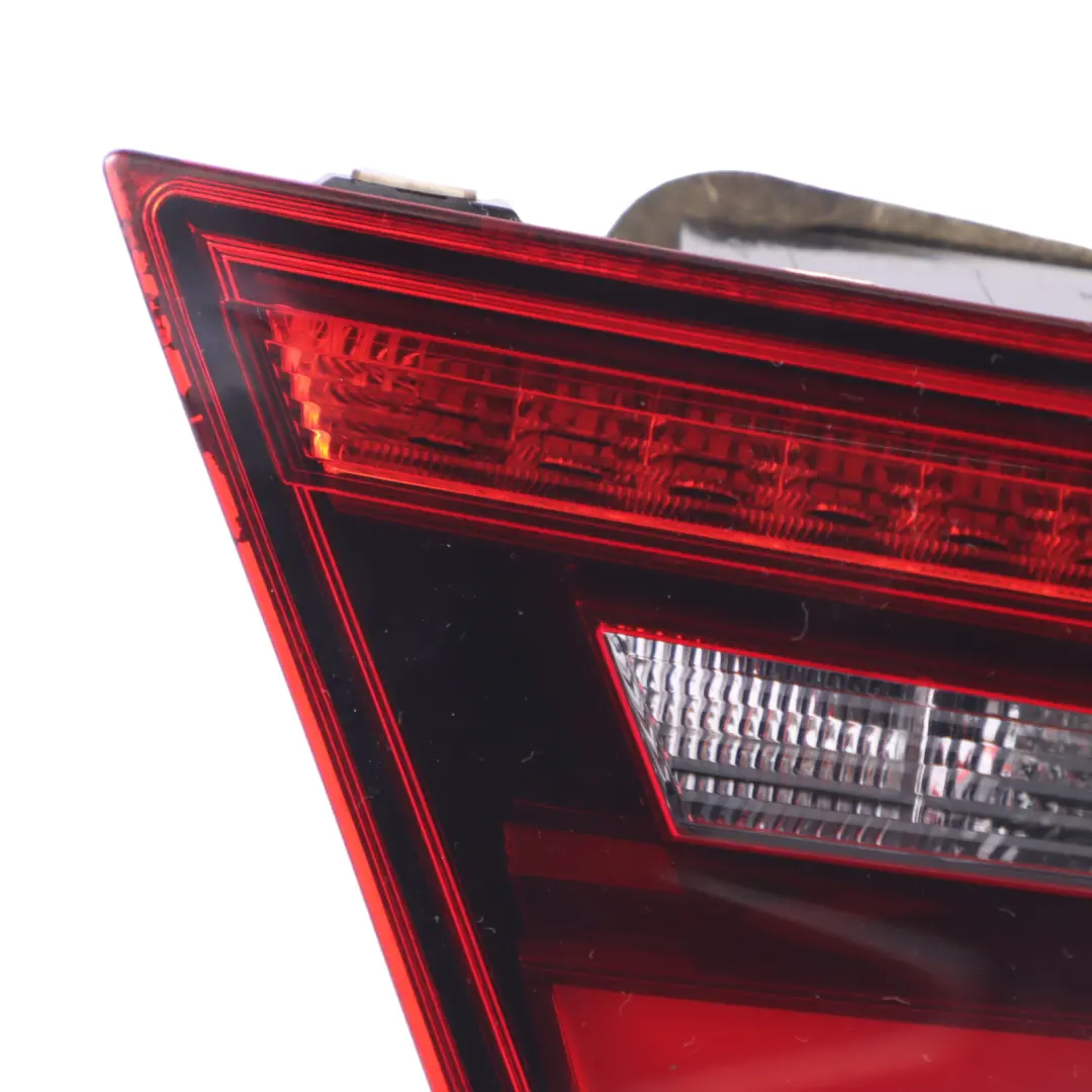 Portón Trasero Boot Hatch Luz LED Izquierda Interior para Audi A3 8V con número de pieza 8V3945093B Audi A3 8V Portón Trasero Boot Hatch Luz LED Izquierda Interior - SKU 8V3945093B - Número de pieza 8V3945093B