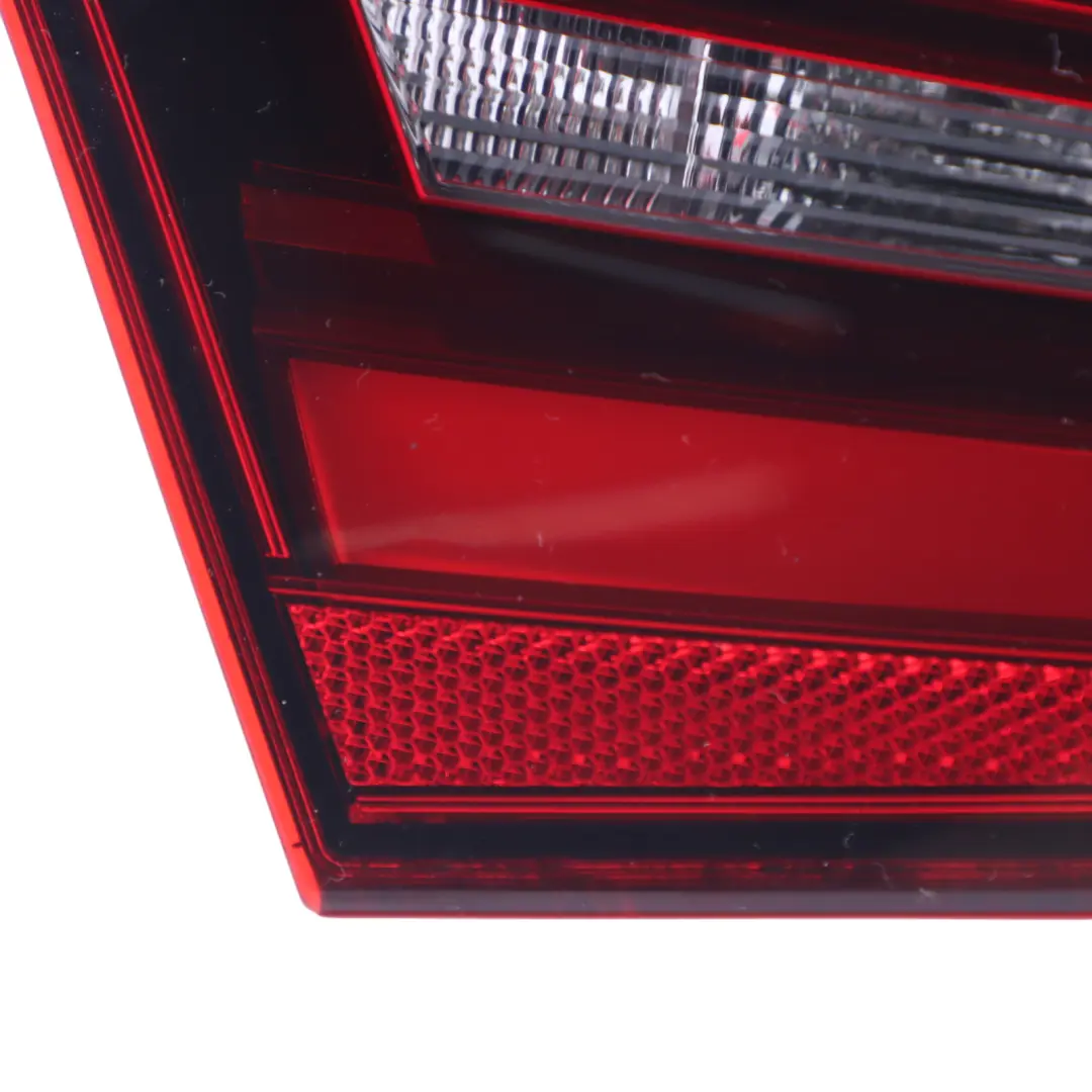 Lampa LED Wewnętrzna Lewa Lewo Tył Tylna do Audi A3 8V o numerze 8V3945093B Audi A3 8V Lampa LED Wewnętrzna Lewa Lewo Tył Tylna - SKU 8V3945093B - Numer Części 8V3945093B