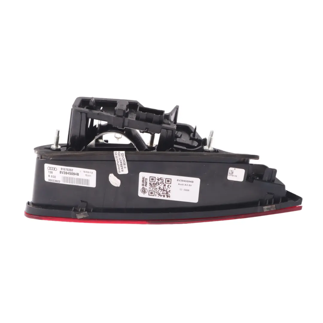 Audi A3 8V Portón Trasero Boot Hatch Luz LED Derecha - SKU 8V3945094B - Número de pieza 8V3945094B