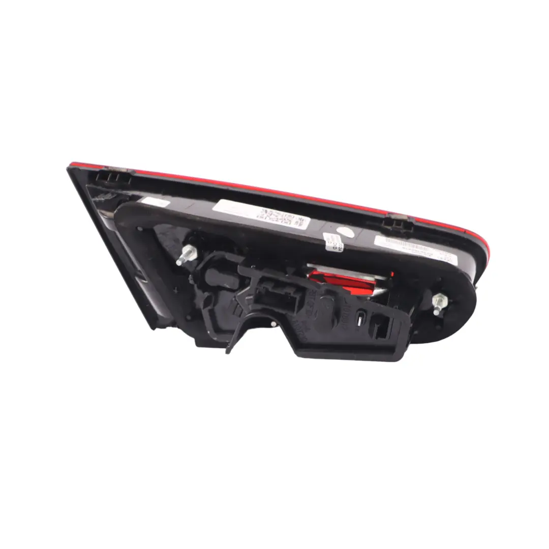 Portón Trasero Boot Hatch Luz LED Derecha para Audi A3 8V con número de pieza 8V3945094B Audi A3 8V Portón Trasero Boot Hatch Luz LED Derecha - SKU 8V3945094B - Número de pieza 8V3945094B