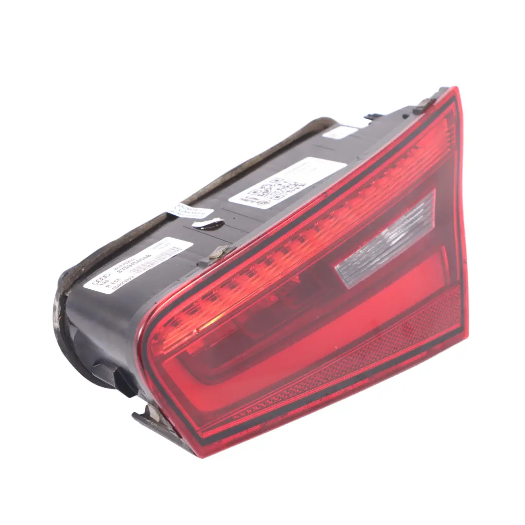 Portellone Posteriore Luce Lampada LED Destra Interno per Audi A3 8V con numero di parte 8V3945094B Audi A3 8V Portellone Posteriore Luce Lampada LED Destra Interno - SKU 8V3945094B - Numero di parte 8V3945094B