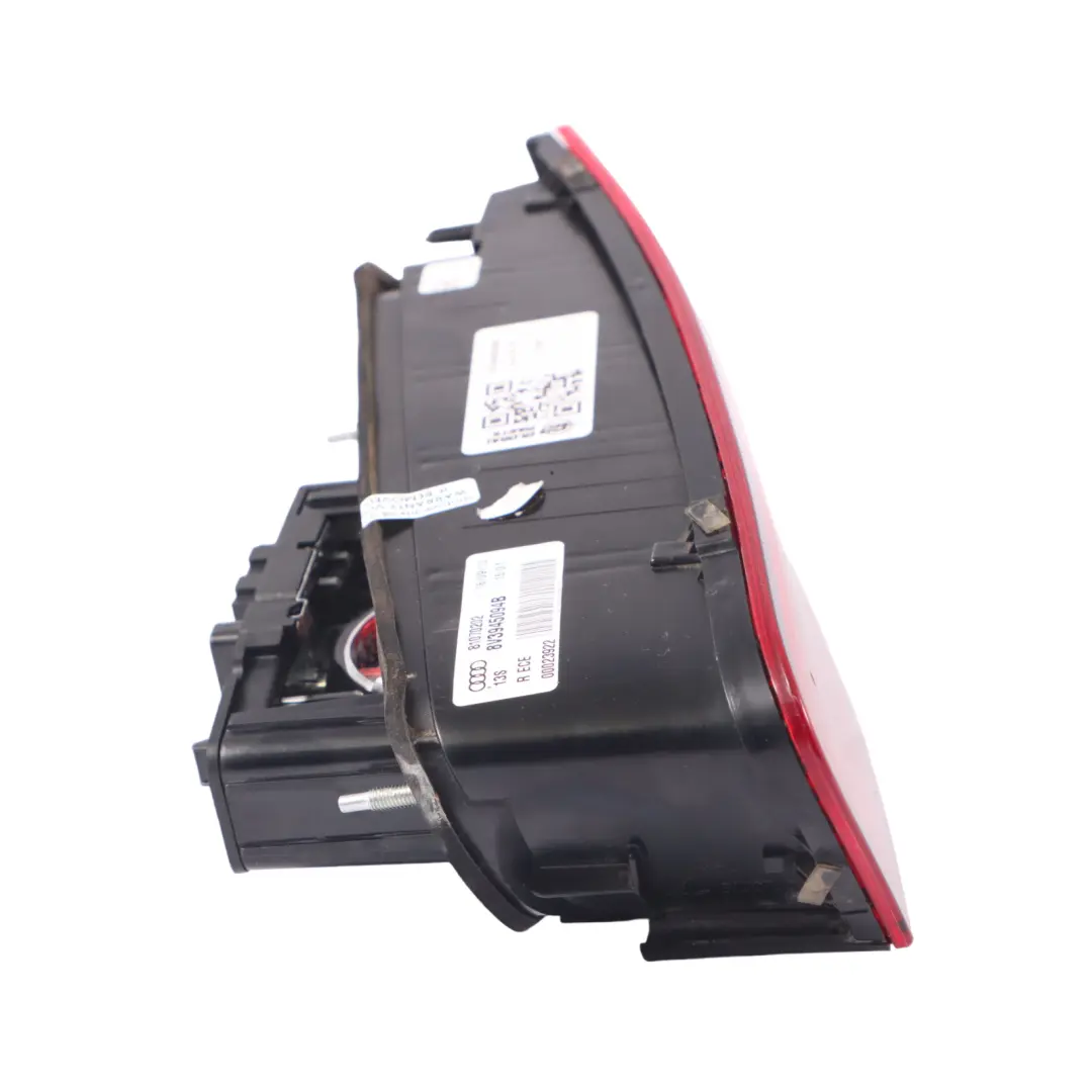 Portón Trasero Boot Hatch Luz LED Derecha para Audi A3 8V con número de pieza 8V3945094B Audi A3 8V Portón Trasero Boot Hatch Luz LED Derecha - SKU 8V3945094B - Número de pieza 8V3945094B