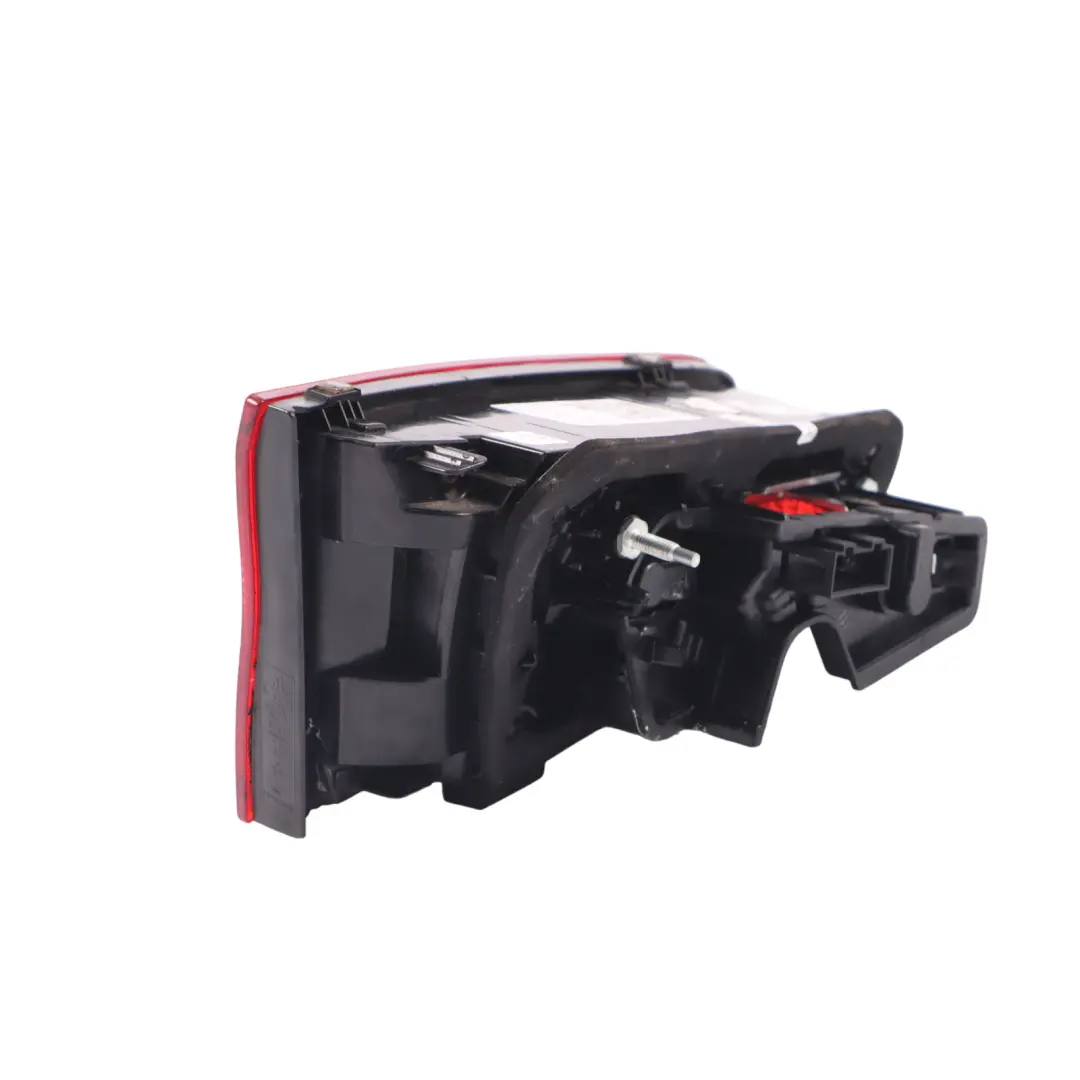 Hintere Heckklappe Licht Lampe LED Rechts O/S Innen für Audi A3 8V mit Teilenummer 8V3945094B Audi A3 8V Hintere Heckklappe Licht Lampe LED Rechts O/S Innen - SKU 8V3945094B - Teilenummer 8V3945094B