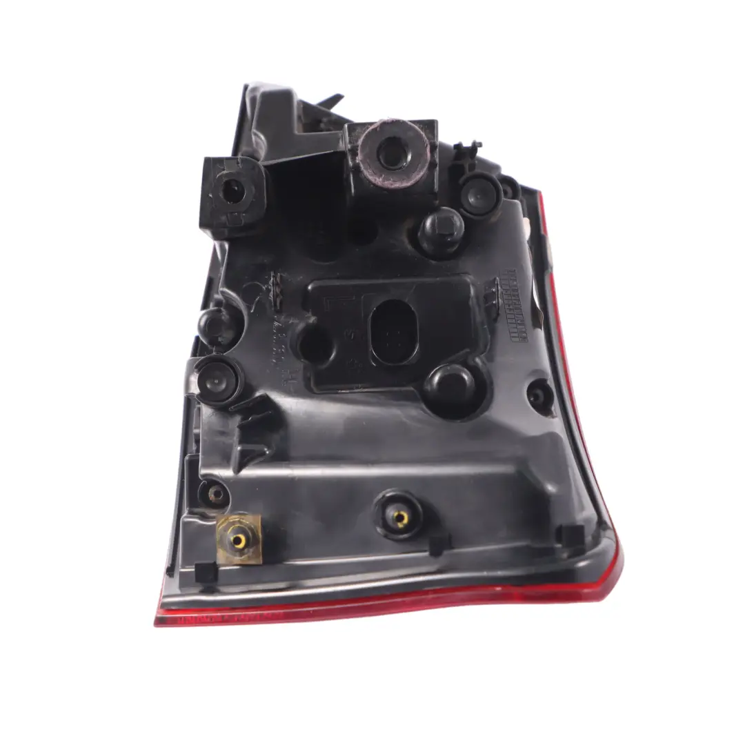 Audi A3 8V Portón Trasero Boot Hatch Luz LED Izquierda Exterior - SKU 8V3945095B - Número de pieza 8V3945095B