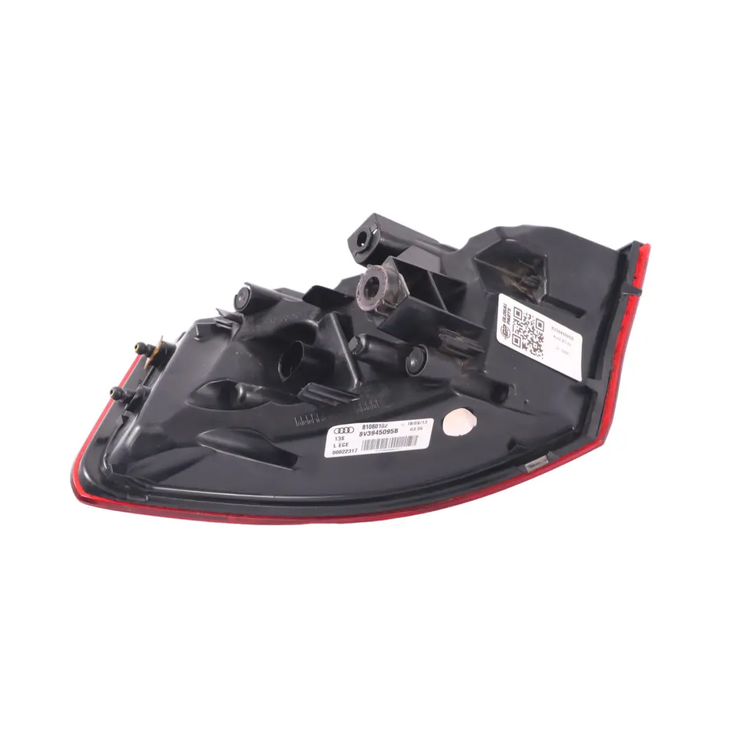 Audi A3 8V Portón Trasero Boot Hatch Luz LED Izquierda Exterior - SKU 8V3945095B - Número de pieza 8V3945095B