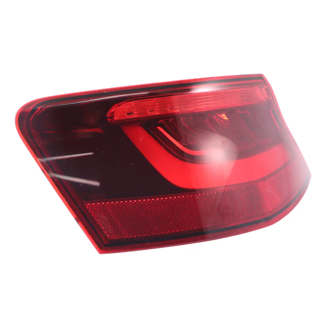 Portón Trasero Boot Hatch Luz LED Izquierda Exterior para Audi A3 8V con número de pieza 8V3945095B Audi A3 8V Portón Trasero Boot Hatch Luz LED Izquierda Exterior - SKU 8V3945095B - Número de pieza 8V3945095B