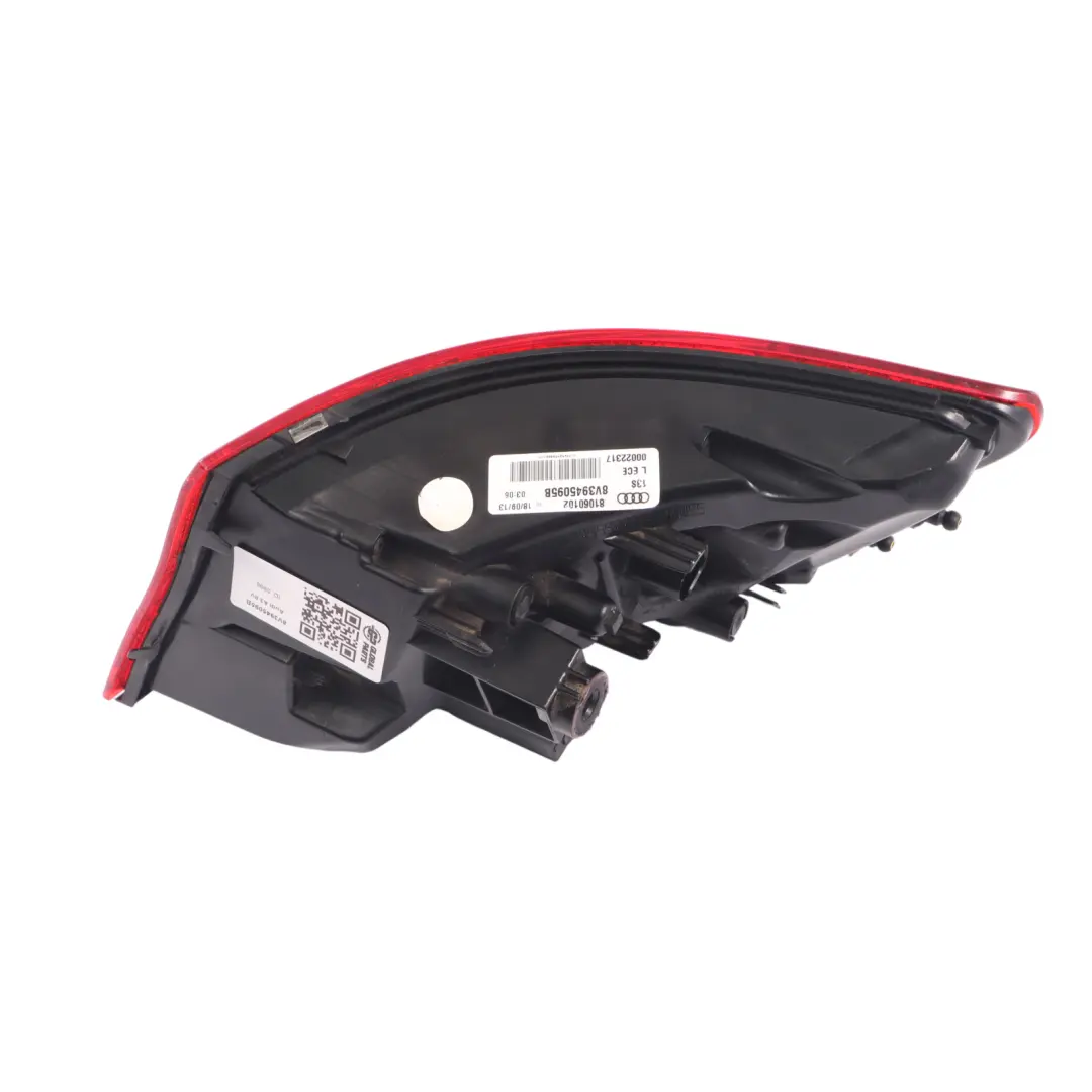 Audi A3 8V Portón Trasero Boot Hatch Luz LED Izquierda Exterior - SKU 8V3945095B - Número de pieza 8V3945095B