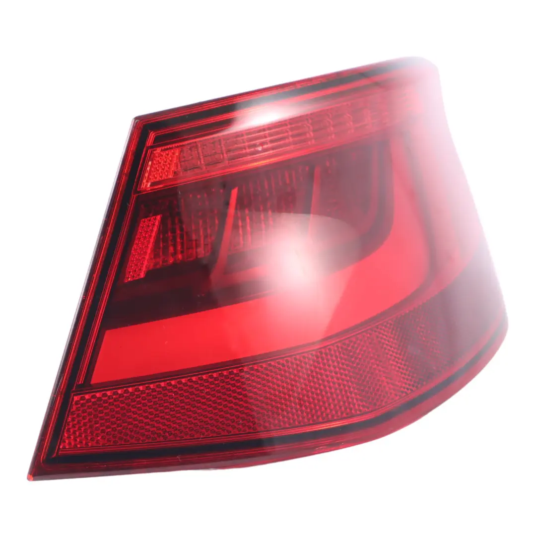 Portellone Posteriore Boot Lampada LED Destra Esterno per Audi A3 8V con numero di parte 8V3945096B Audi A3 8V Portellone Posteriore Boot Lampada LED Destra Esterno - SKU 8V3945096B - Numero di parte 8V3945096B