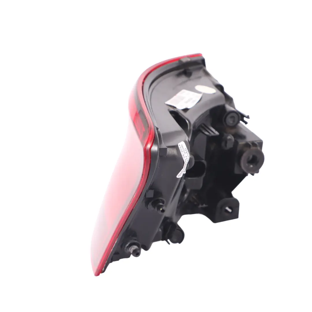 Portellone Posteriore Boot Lampada LED Destra Esterno per Audi A3 8V con numero di parte 8V3945096B Audi A3 8V Portellone Posteriore Boot Lampada LED Destra Esterno - SKU 8V3945096B - Numero di parte 8V3945096B