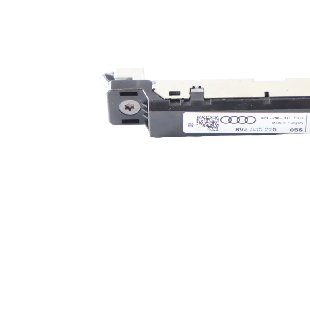 Antenne Amplificateur Module d'Antenne Booster pour Audi A3 8V à propos du numéro de pièce 8V4035225 Audi A3 8V Antenne Amplificateur Module d'Antenne Booster - SKU 8V4035225 - Numéro de pièce 8V4035225