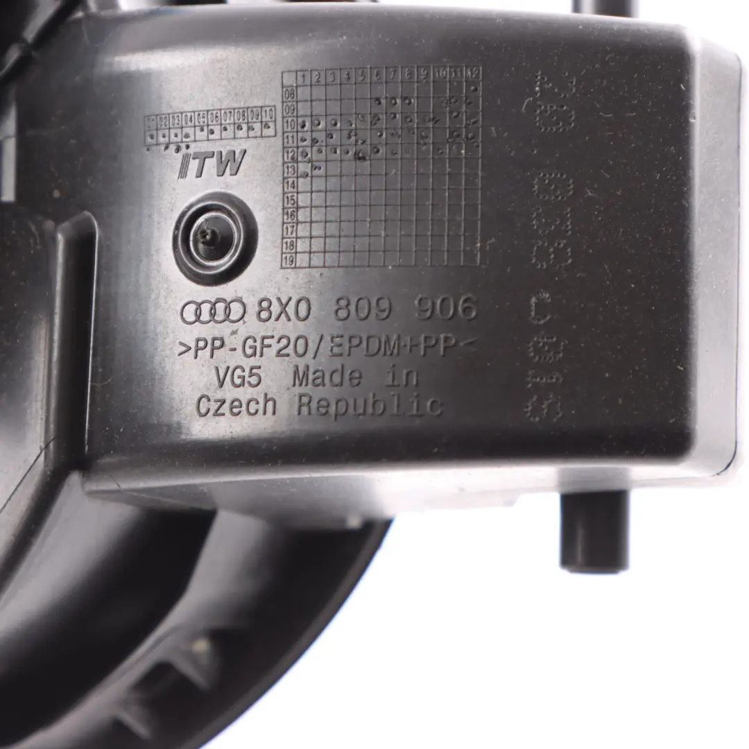 Audi A1 8X Tapa Del Depósito Combustible Panel Embellecedor - SKU 8X0809906 - Número de pieza 8X0809906