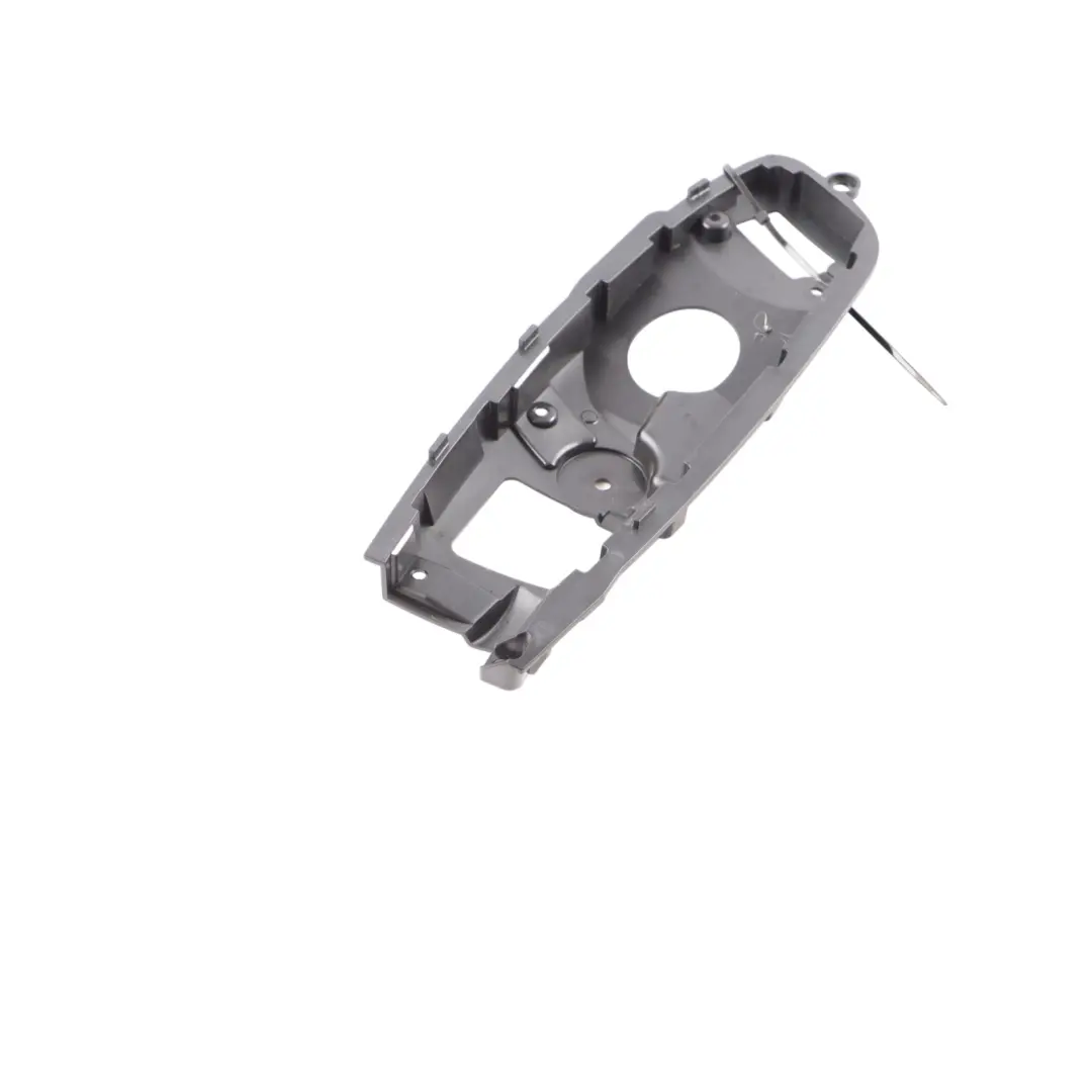 Obudowa Klamki Wewnętrznej Lewy Przód do Audi A1 8X o numerze 8X0868783 Audi A1 8X Obudowa Klamki Wewnętrznej Lewy Przód - SKU 8X0868783 - Numer Części 8X0868783