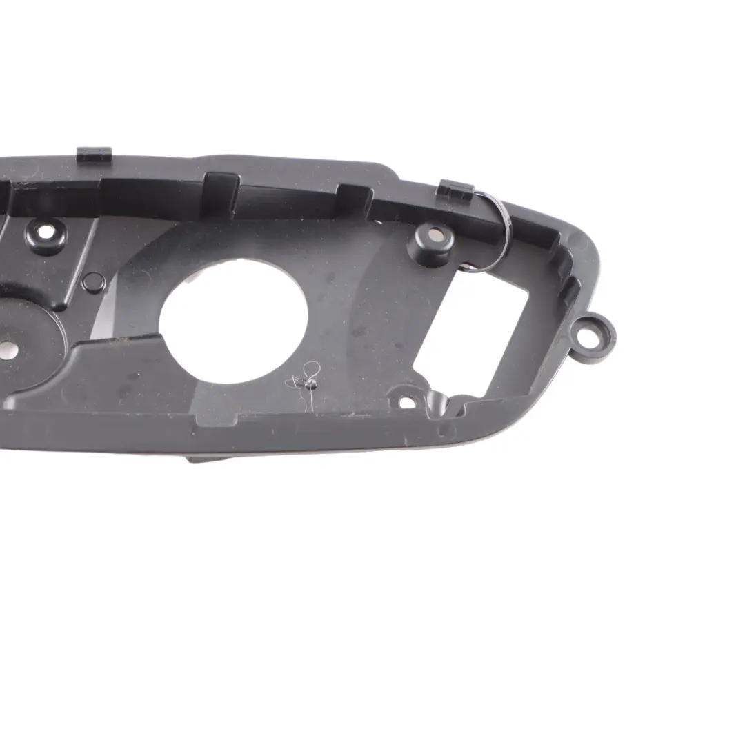 Manija la puerta base soporte montaje delantero izquierdo para Audi A1 8X con número de pieza 8X0868783 Audi A1 8X Manija la puerta base soporte montaje delantero izquierdo - SKU 8X0868783 - Número de pieza 8X0868783