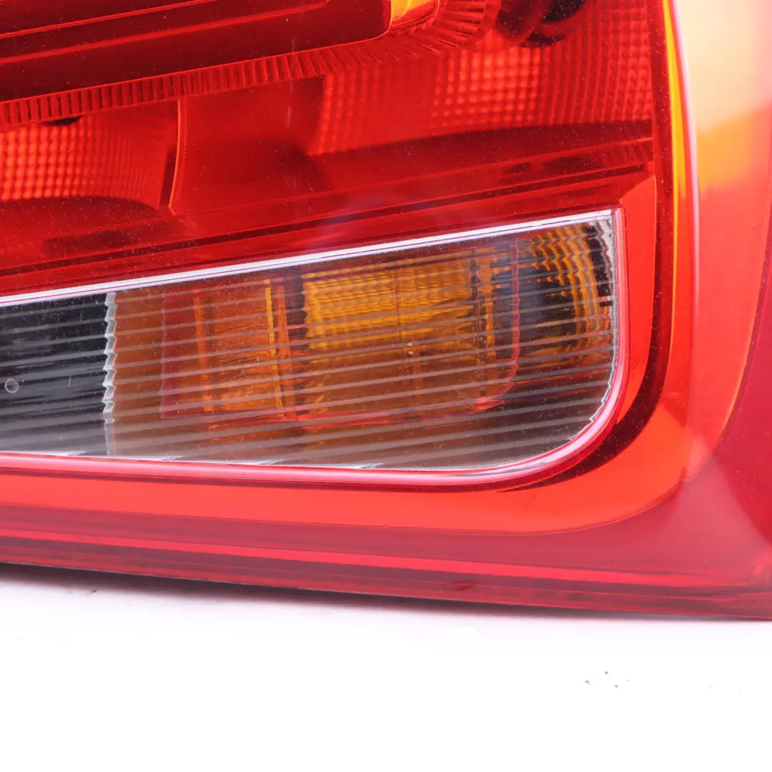 Fanale Posteriore Baule Coperchio Portellone Interno Destro per Audi A1 8X con numero di parte 8X0945094 Audi A1 8X Fanale Posteriore Baule Coperchio Portellone Interno Destro - SKU 8X0945094D - Numero di parte 8X0945094