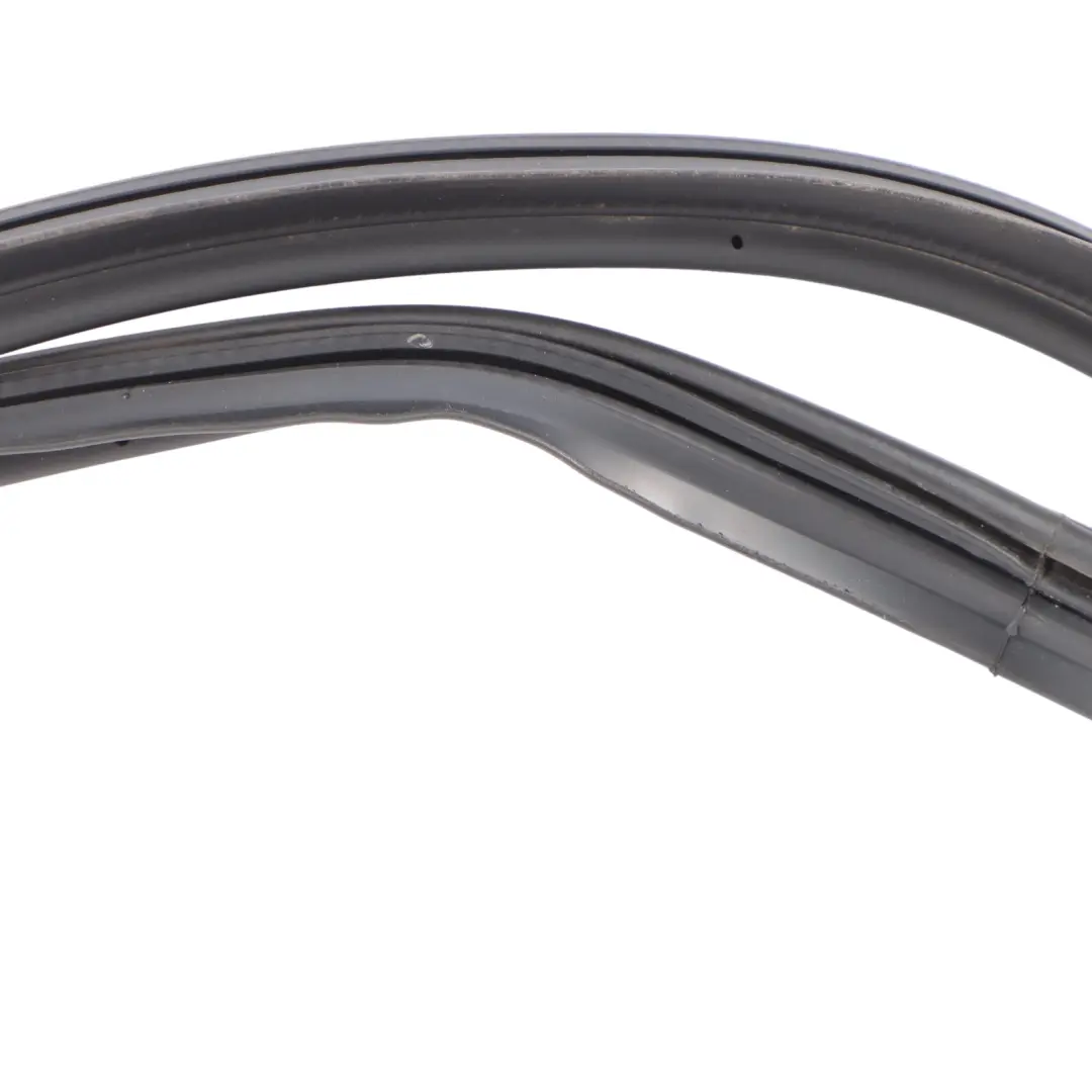 Sportback Boot Trunk Tailgate Sealing Rubber Gasket Seal to Audi A1 8X with Part number 8X4827705 Audi A1 8X Sportback Boot Trunk Tailgate Sealing Rubber Gasket Seal - SKU 8X4827705 - Part number 8X4827705