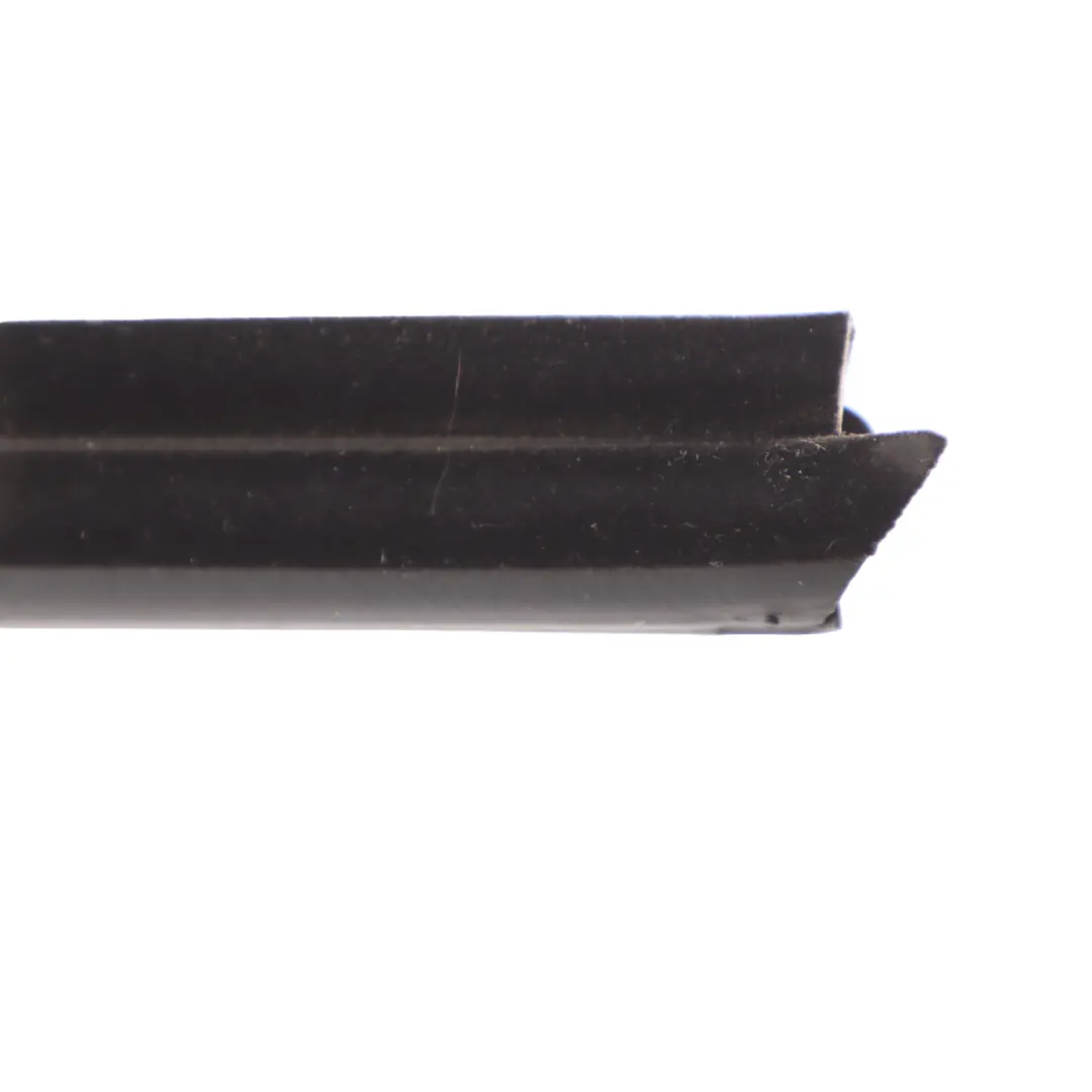 Audi A1 8X anteriore guarnizione gomma guarnizione destra interno - SKU 8X4837480A - Numero di parte 8X4837480A