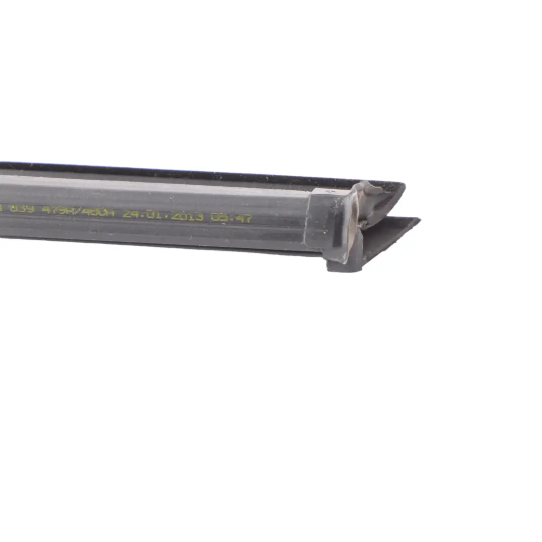 Uszczelka Listwa Drzwi Tylnych Prawa do Audi A1 8X o numerze 8X4839480A Audi A1 8X Uszczelka Listwa Drzwi Tylnych Prawa - SKU 8X4839480A - Numer Części 8X4839480A